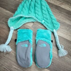 The North Face Kids' teal Cable Knit Hat and Mittens set